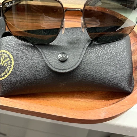 Ray-Ban’s menslike new sunglasses